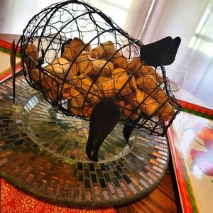 Piggy cork holder with corks